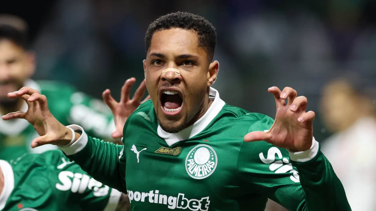 Vitor Roque promete foco total e chama jogo de sábado de “mais importante do ano”