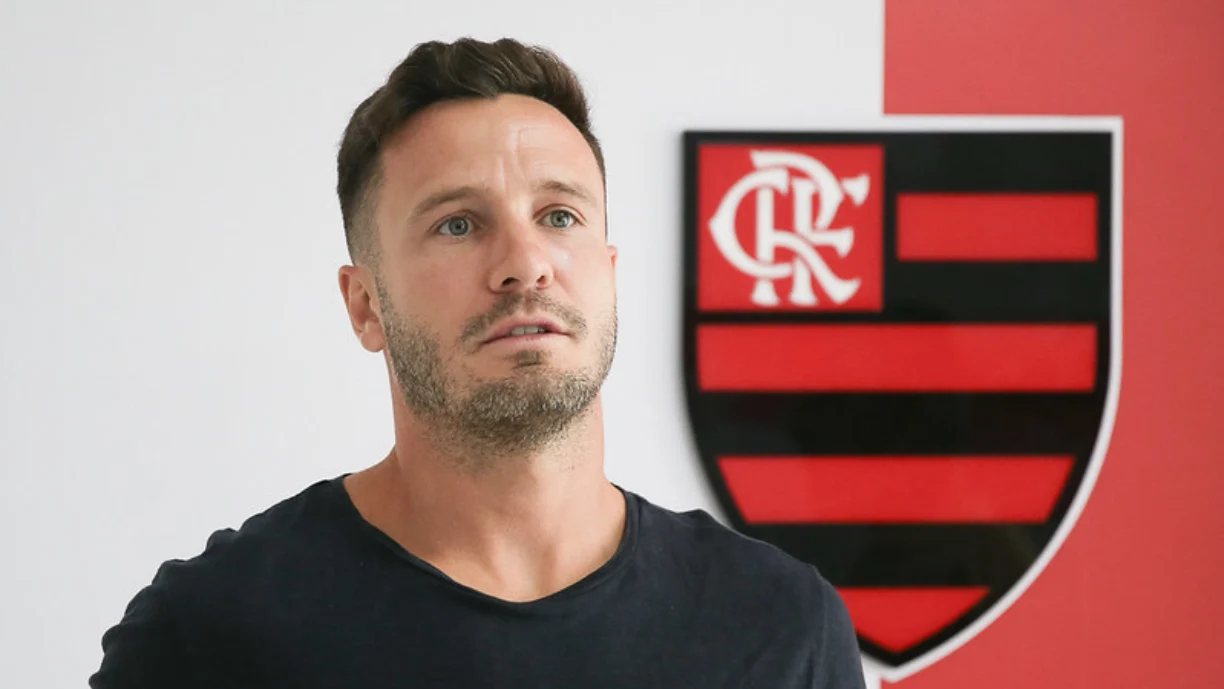 Escalação: Saúl vira dúvida no Flamengo e pode desfalcar clássico contra o Vasco