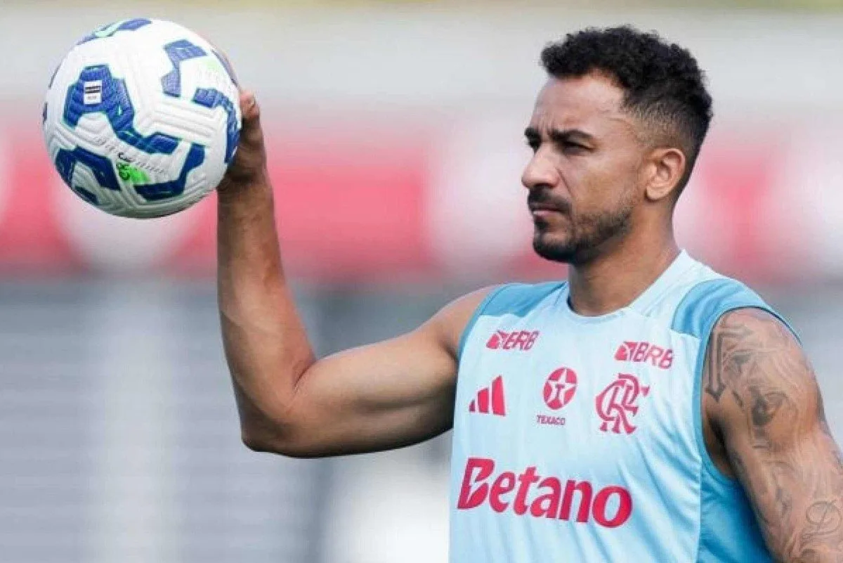 Danilo alerta Flamengo após vitória sobre o Racing no Maracanã