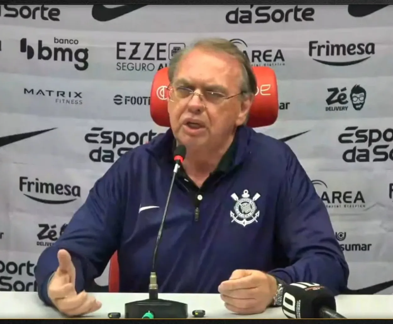 Presidente do Corinthians aciona CBF e reclama de arbitragem em empate com Internacional