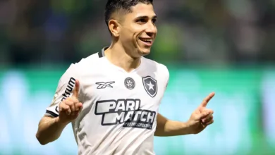 Grêmio insiste por Savarino e intensifica disputa com o Corinthians