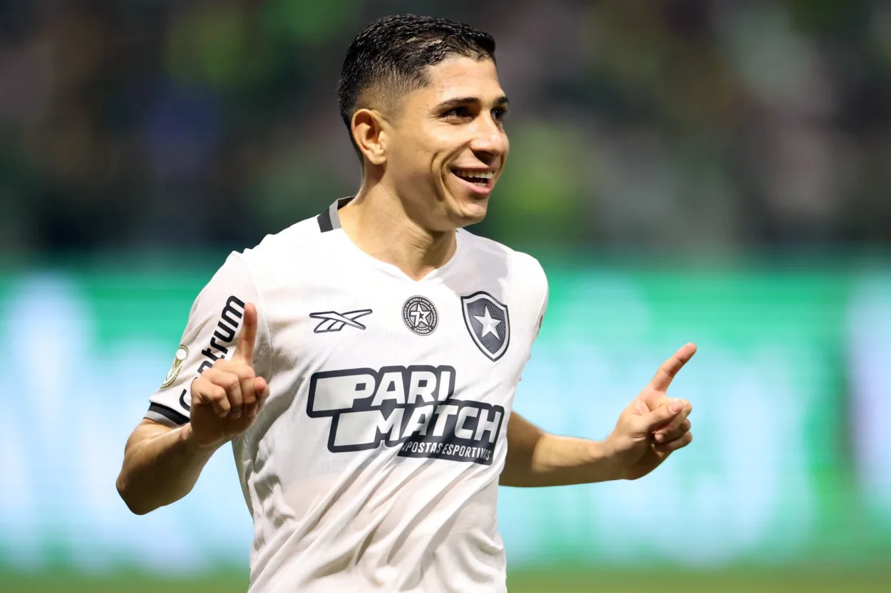 Grêmio insiste por Savarino e intensifica disputa com o Corinthians