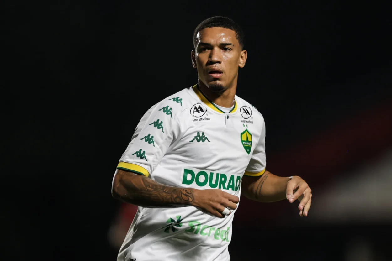 Clima esquenta no Conselho do Palmeiras, e nome de Denílson vem à tona em discussão