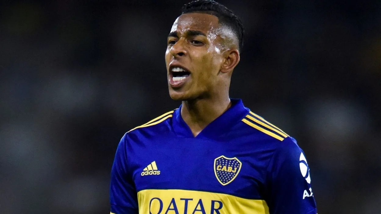 Flamengo marca reunião com Sebastián Villa e avalia contratação para 2026