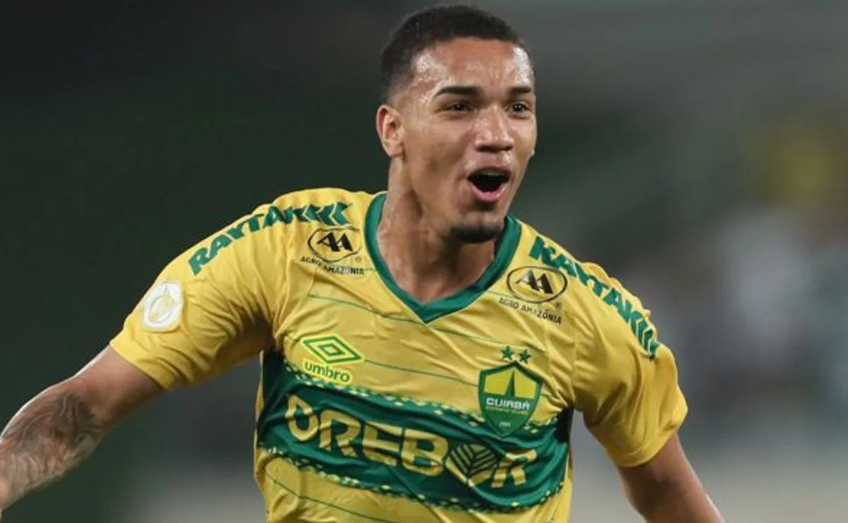 Clima esquenta no Conselho do Palmeiras, e nome de Denílson vem à tona em discussão